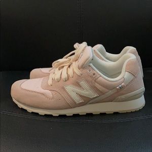 New Balance 996 Light Pink Size 7